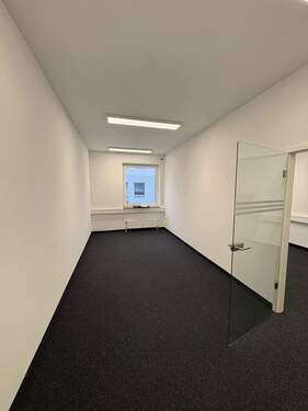 1.jpg - 2 Zimmer Büro zur Miete in Erlangen