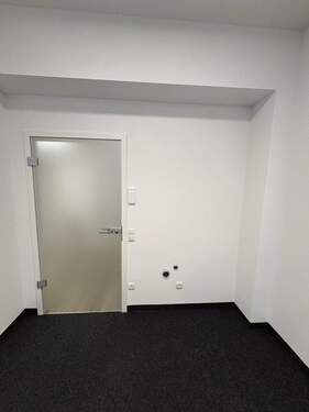 2.jpg - 2 Zimmer Büro in Erlangen