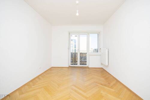 Schlafzimmer - Hohe Decken, Fischgrätparkett, Bergblick. Gemütliche Altbauwohnung in Au-Haidhausen