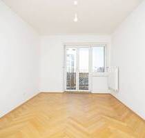 Hohe Decken, Fischgrätparkett, Bergblick. Gemütliche Altbauwohnung in Au-Haidhausen - München