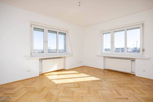 Wohnzimmer - 2 Zimmer Etagenwohnung zum Kaufen in München