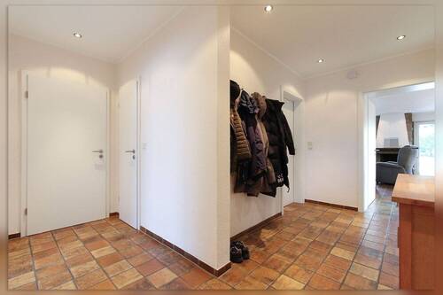 Eingangsbereich EG-Wohnung - 6 Zimmer Mehrfamilienhaus, Wohnhaus zum Kaufen in Heiden