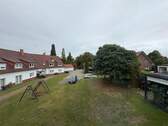 Blick aus der Küche und dem Schlafzimmer - 