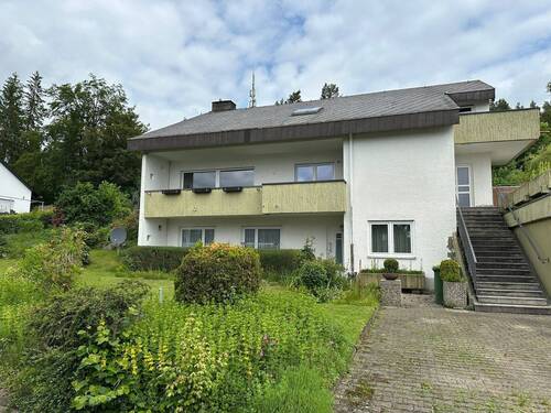 Haus Außenansicht - 3 Zimmer Etagenwohnung zur Miete in Unterkirnach