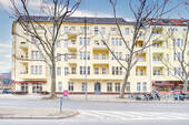 Fassade 1 - 2 Zimmer Etagenwohnung zum Kaufen in Berlin