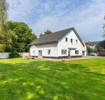 Liebevoll saniert: EFH mit SW-Terrasse, Garage und Nebenhäusern | Viel Land | Familienfreundlich - Rendswühren