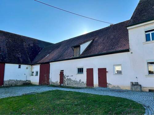 ehemaliges Stall- und Lagergebäude - 