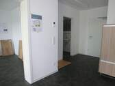 Blick in Flur zum Bad u. Schlafzimmer - 