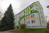 Außenansicht - Auf Wolke 7...günstige 3-RW mit Wanne u. Balkon!!!