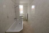 Beispiel bad mit Wanne - 3 Zimmer Etagenwohnung zur Miete in Freiberg