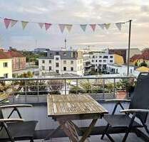 Lichtdurchflutete, moderne Dachwohnung mit Aussicht: zentral gelegen, dennoch ruhig *provisionsfrei* - Nürnberg Gostenhof