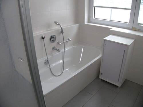 Wannen-Duschbad 3 - 