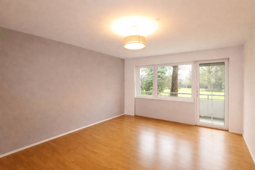 Wohnzimmer Visualisierung - Bezugsfrei - Gepflegte 2-Zimmer-Wohnung im Hochparterre mit Balkon! Erbbaurecht bis 2067!