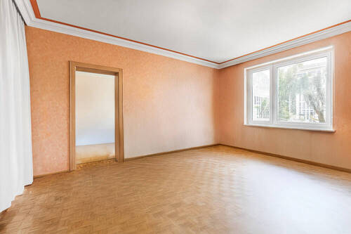 Wohnzimmer - 3 Zimmer Etagenwohnung zum Kaufen in München