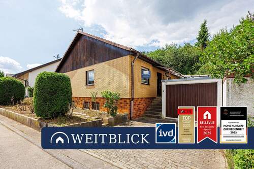 Straßenansicht - WEITBLICK: Familientraum! - 398.000,00 EUR Kaufpreis, ca.  100,00 m² Wohnfläche
