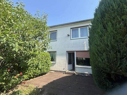 Rückansicht mit Terrasse - 