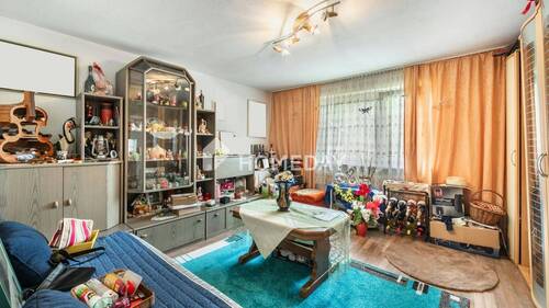 Wohnzimmer 1 - 3 Zimmer Etagenwohnung zum Kaufen in Sankt Georgen im Schwarzwald