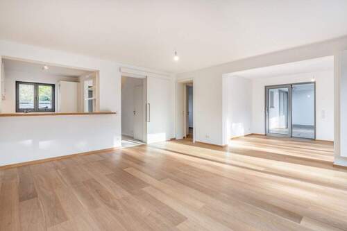 Großes Wohnzimmer - 5 Zimmer Reihenendhaus in Hamburg