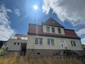 Hausansicht - Ihr neues IMMOBILIEN QUARTIER: Umgfangreich saniertes Mehrfamilienhaus mit weiterem Ausbaupotenzial