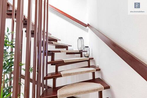 Treppenaufgang zum 1.OG - 