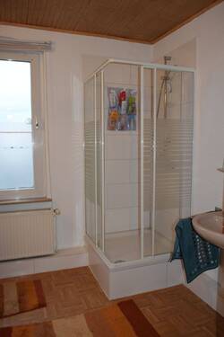 Bad 1.JPG - 2 Zimmer Etagenwohnung zur Miete in Hildesheim