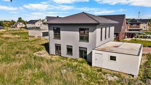 Außenaufnahme - 4 Zimmer Mehrfamilienhaus, Wohnhaus zum Kaufen in Jever