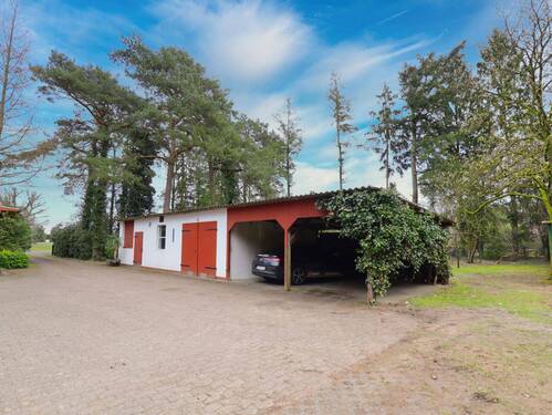 Schuppen mit Werkstatt und Carports - 6 Zimmer Einfamilienhaus in Barver