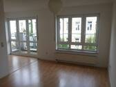 Wohnzimmer Fensterfront - Etagenwohnung mit 40,00 m&sup2; in Leipzig zur Miete