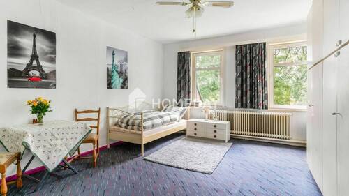 1. OG Schlafzimmer 1 1 - 