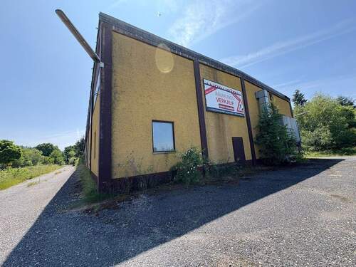 Gebäudeansicht - Halle in Luhe-Wildenau