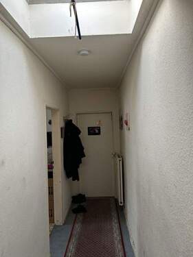 Flur OG Gebäude B - 