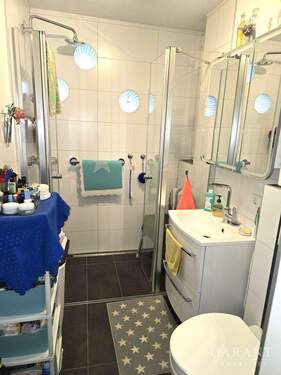 Bad Wohnung - 3 Zimmer Etagenwohnung in Stuttgart