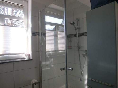 Duschbad m. WC im EG - 