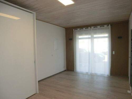 Zimmer im EG mit Ausgang zur Terrasse - 