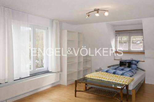 Zimmer im Dachgeschoss - 