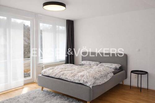 Schlafzimmer mit Balkonzugang - 