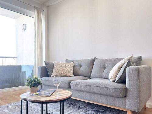 Living Room - Etagenwohnung mit 56,00 m&sup2; in Berlin zum Kaufen