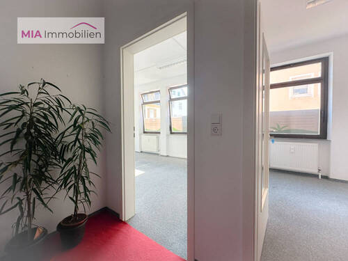 Flur - Büro mit 115,00 m&sup2; in Künzelsau zur Miete