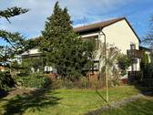 H 541 Gartenansicht 2.jpg - :: Gepflegtes Zweifamilienhaus mit sehr viel Platz und großem Garten (H 541-A) ::