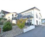 4 - Familienhaus in Tawern - Frei ab 01.07.2026 3 Zimmerwohnung im 1. Obergeschoss (Dachgeschoss) Balkon Einbauküche Erdwärmepumpe - Fußbodenheizung