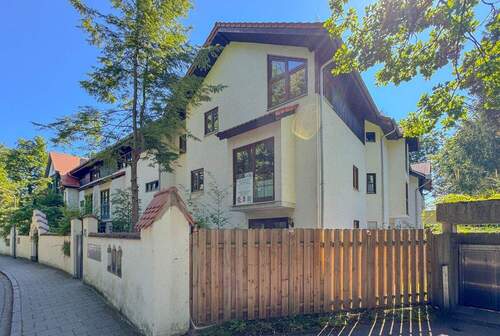 Aussenansicht - SOFORT VERFÜGBAR: Schönes, großzügiges Reiheneckhaus in Toplage auf der Prinz-Ludwigshöhe in Solln