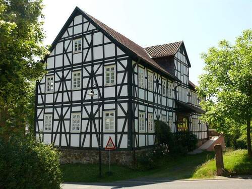 Straßenblick - 7 Zimmer Bauernhaus, Landhaus zum Kaufen in Bad Wildungen