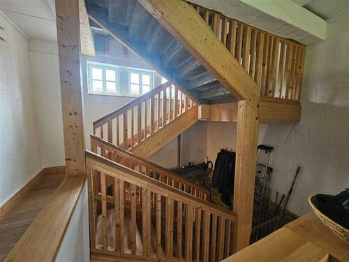 Aufgang Etagen mit Massivtreppe - 