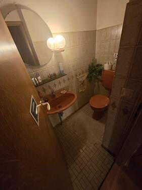 Jagdhausweg 12-1. OG Gäste WC - 