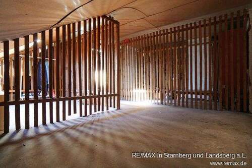 Eines von 2 Abstellabteilen (hier das im Dachgeschoss) - 