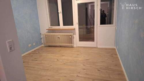 Wohnraum, leer - 2 Zimmer Etagenwohnung in Frankfurt am Main