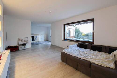 Wohnzimmer 2 - 5 Zimmer Einfamilienhaus in Amberg