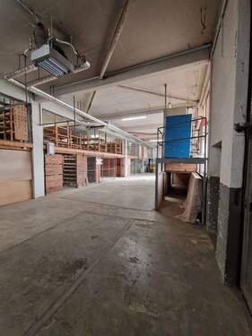 47 Halle EG li Freifläche.jpg - Halle in Hildesheim