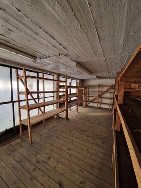 47 Halle EG li Regale Empore (3).jpg - 