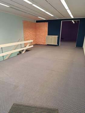 Verkaufsraum - 1 Zimmer Gewerbeobjekt (Büro, Produktion, Verkauf) in Titisee-Neustadt